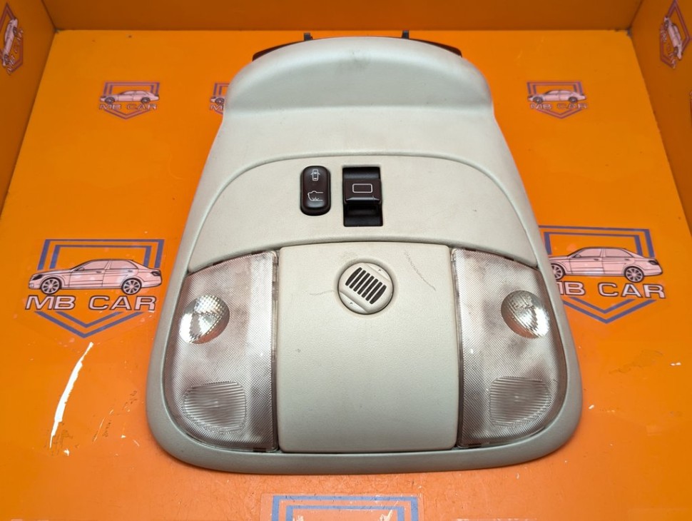 Плафон салона MERCEDES-BENZ M-класс W163 рестайлинг (2001 - 2005) фото 1 &mdash; Разборка Мерседес
