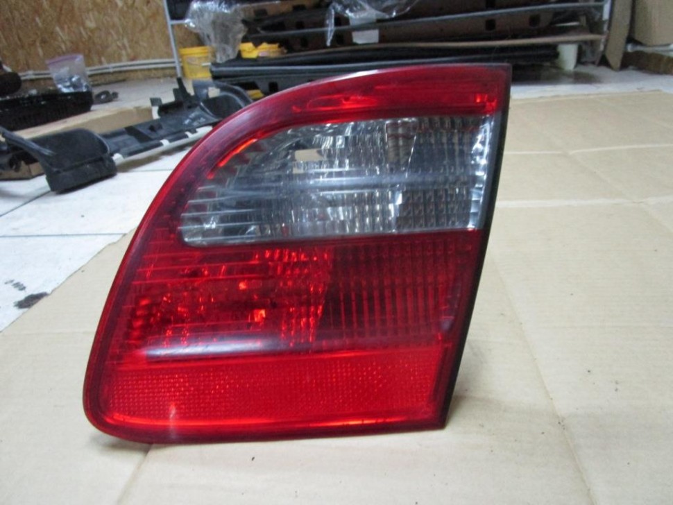 Фонарь крышки багажника MERCEDES-BENZ E-класс W211/S211 рестайлинг (2006 - 2009) фото 1 — Разборка Мерседес