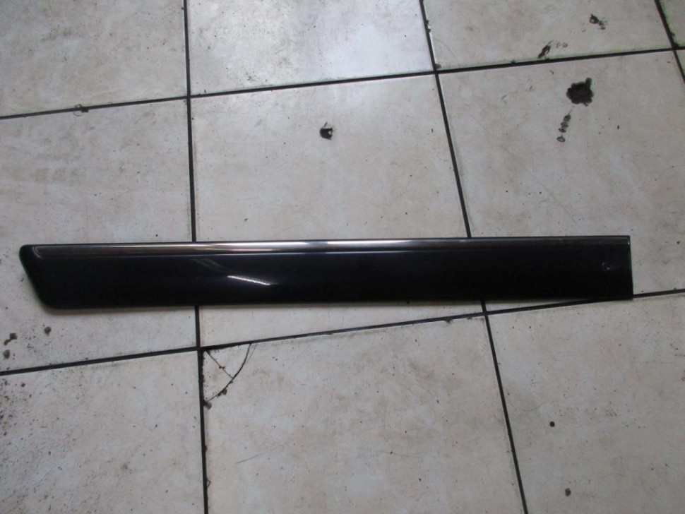 Молдинг двери MERCEDES-BENZ E-класс W210/S210 (1995 - 1999) фото 1 — Разборка Мерседес