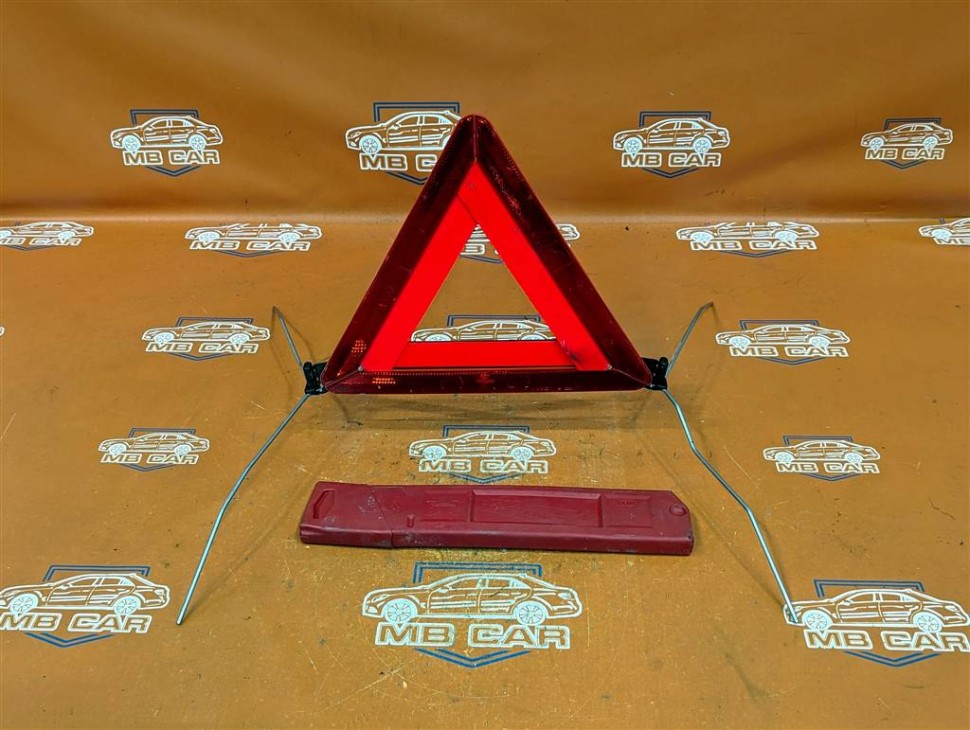 Знак аварийной остановки MERCEDES-BENZ Sprinter W901-905 (1995 - 2006) фото 1 — Разборка Мерседес