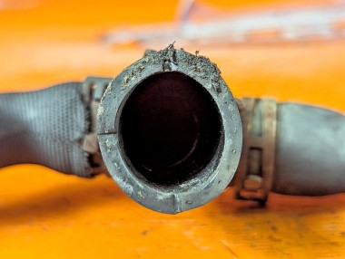 Патрубок ОЖ MERCEDES-BENZ C-класс W203/S203/CL203 рестайлинг (2004 - 2008) &mdash; Разборка Мерседес