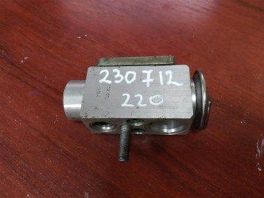 Клапан MERCEDES-BENZ S-класс W220 (1998 - 2005) — Разборка Мерседес