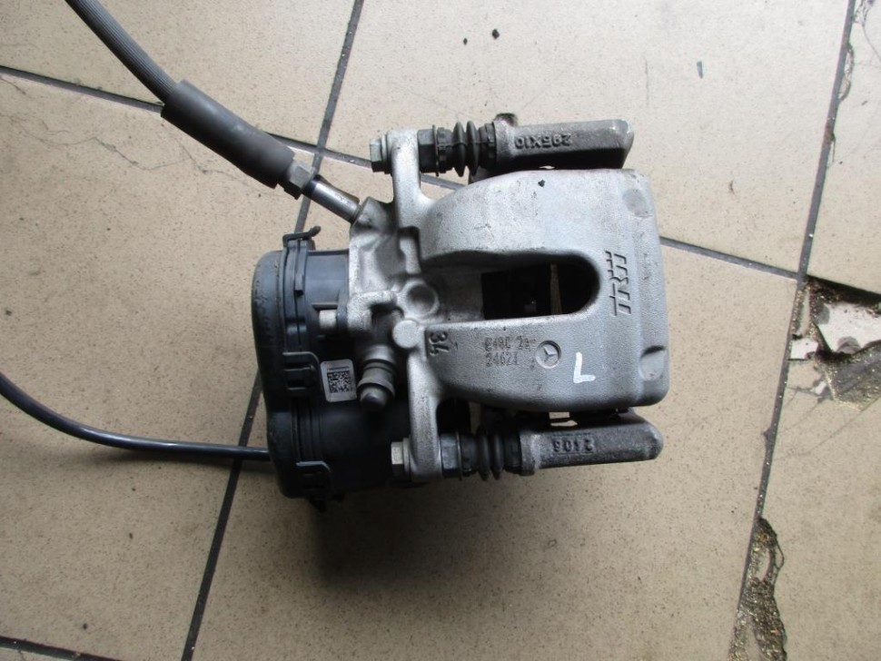 Суппорт задний левый MERCEDES-BENZ CLA-класс C117/X117 рестайлинг (2016 - 2019) фото 1 — Разборка Мерседес