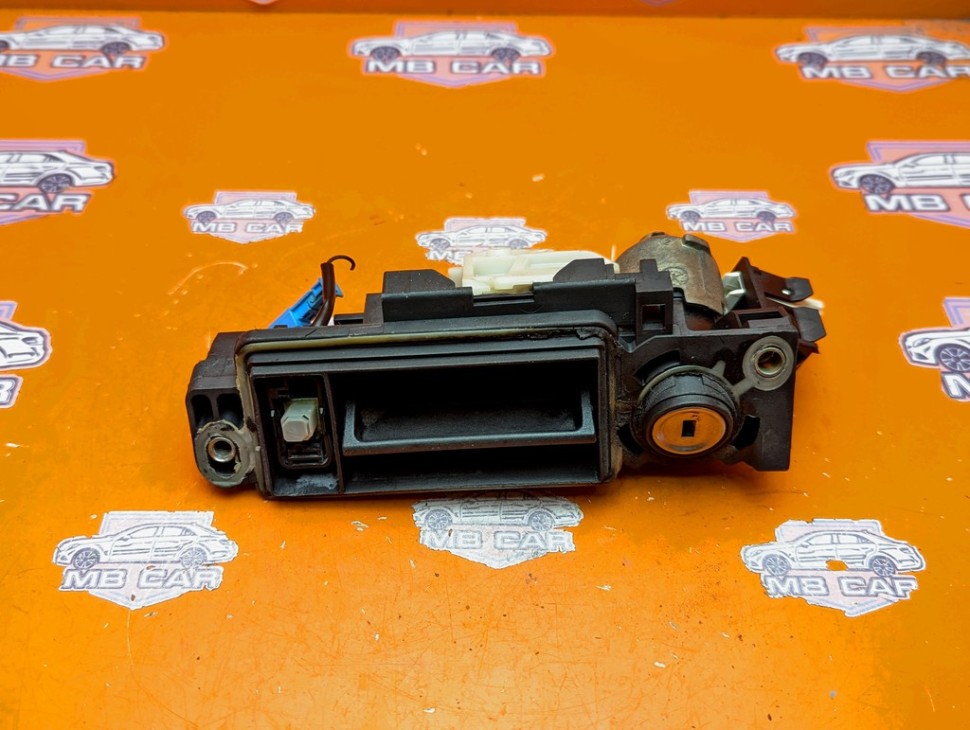 Ручка открытия багажника MERCEDES-BENZ E-класс W211/S211 (2002 - 2006) фото 1 — Разборка Мерседес