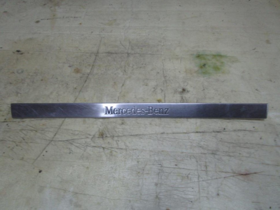 Накладка порога внутренняя MERCEDES-BENZ M-класс W163 рестайлинг (2001 - 2005) фото 1 — Разборка Мерседес
