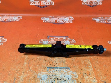 Домкрат MERCEDES-BENZ GLE-класс W166 (2015 - 2018) — Разборка Мерседес