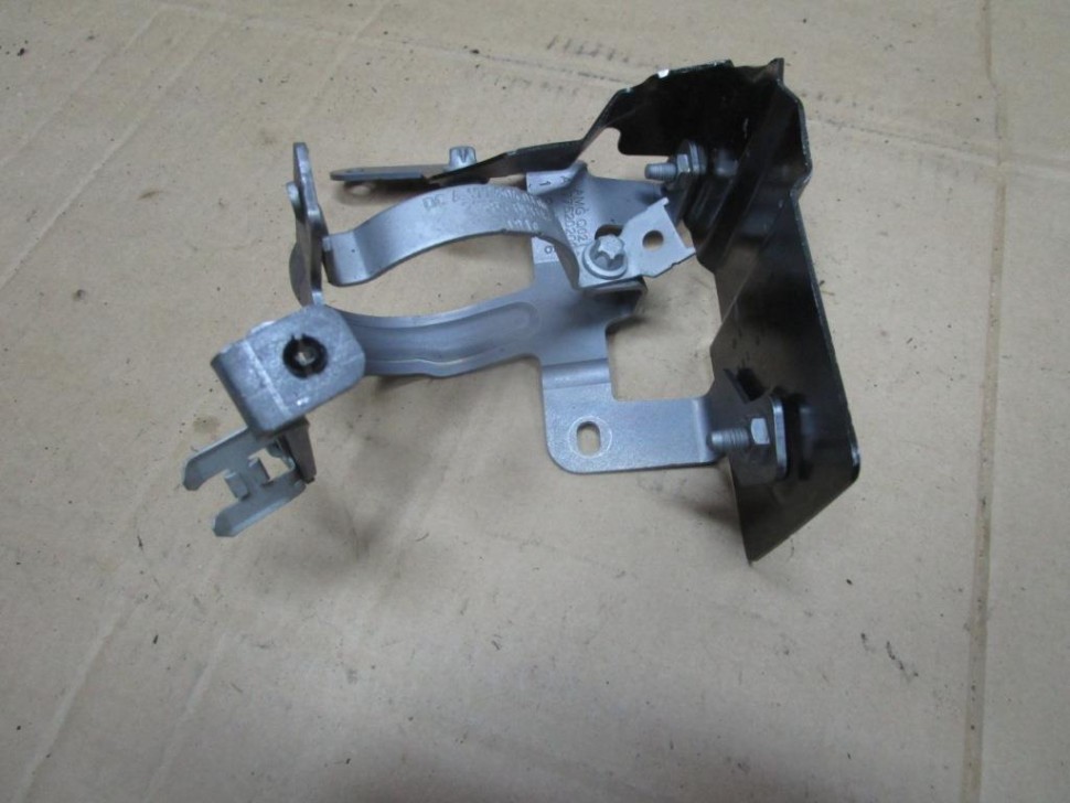 Кронштейн MERCEDES-BENZ A-класс AMG W177 (2019 - 2023) фото 1 — Разборка Мерседес