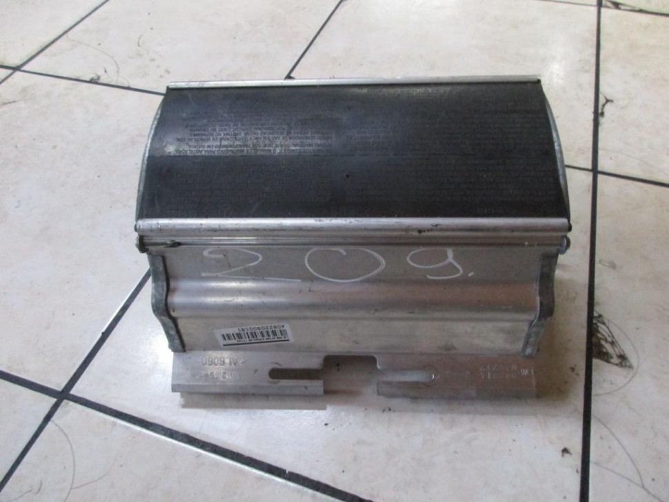 Подушка безопасности пасажирская MERCEDES-BENZ A-класс W168 (1997 - 2001) фото 1 — Разборка Мерседес