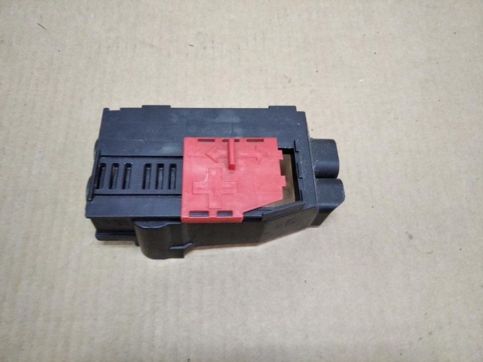 Крышка блока предохранителей MERCEDES-BENZ GLE-класс AMG W166 (2015 - 2019) фото 1 &mdash; Разборка Мерседес