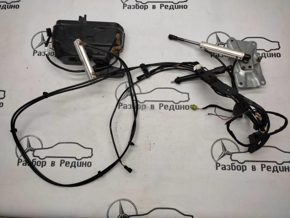 Насос крышки багажника MERCEDES-BENZ M-класс W164 рестайлинг (2008 - 2011) фото 1 — Разборка Мерседес