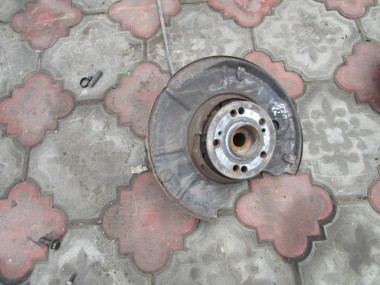 Кулак подвески задний левый MERCEDES-BENZ S-класс W220 (1998 - 2005) — Разборка Мерседес