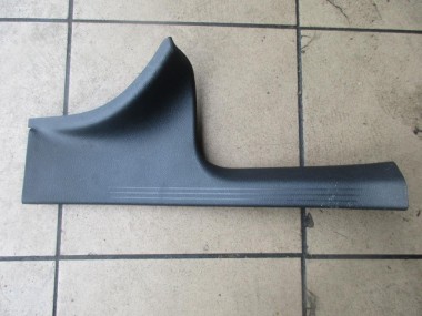 Накладка порога внутренняя MERCEDES-BENZ C-класс W205/S205/C205/A205 (2014 - 2018) — Разборка Мерседес