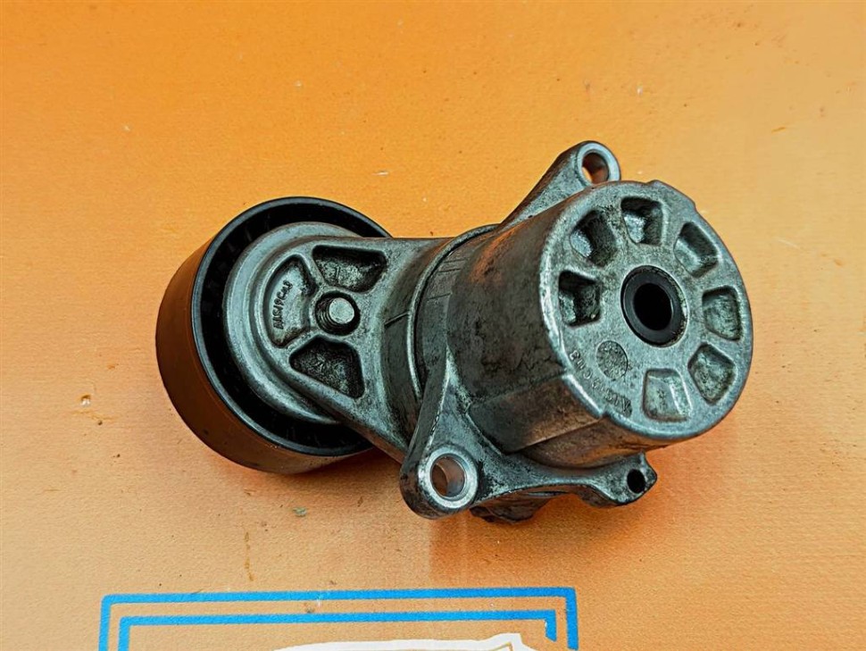 Натяжитель ремня MERCEDES-BENZ E-класс W212/S212/C207/A207 (2009 - 2013) фото 1 — Разборка Мерседес