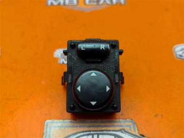 Кнопка регулировки зеркал MERCEDES-BENZ Sprinter W901-905 (1995 - 2006) — Разборка Мерседес