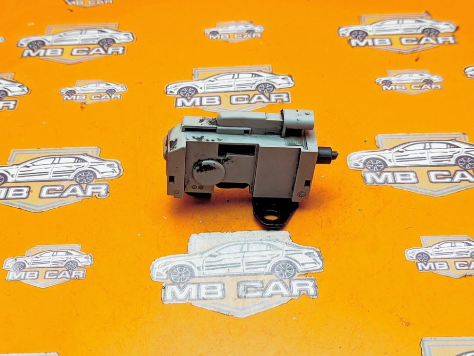 Замок капота MERCEDES-BENZ C-класс W205/S205/C205/A205 (2014 - 2018) фото 1 — Разборка Мерседес