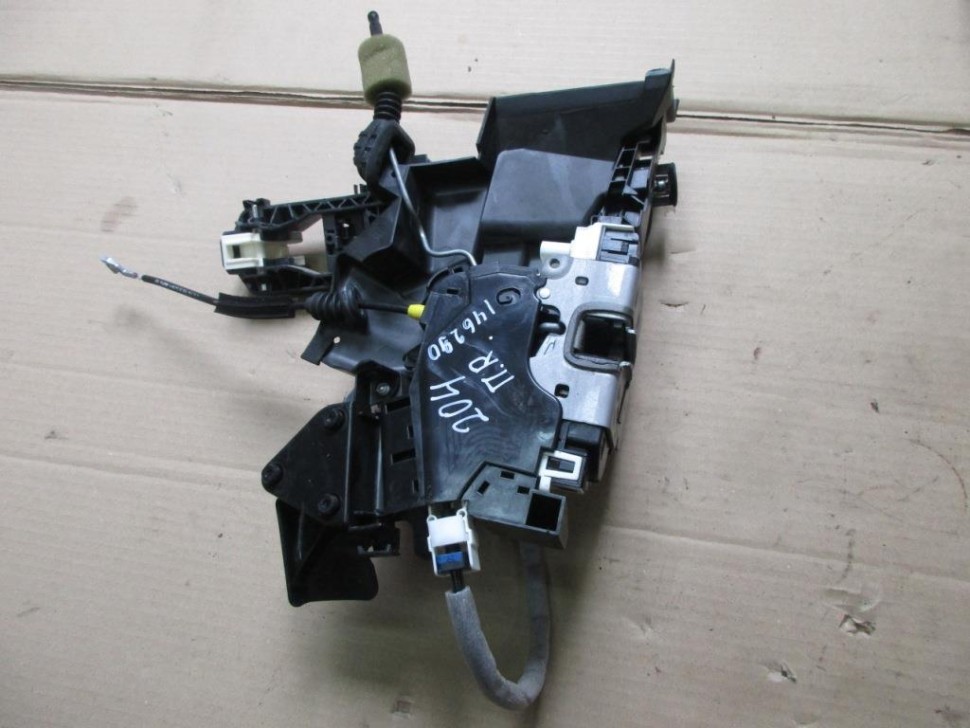 Замок двери передней правой MERCEDES-BENZ C-класс W204/S204 (2006 - 2011) фото 1 — Разборка Мерседес