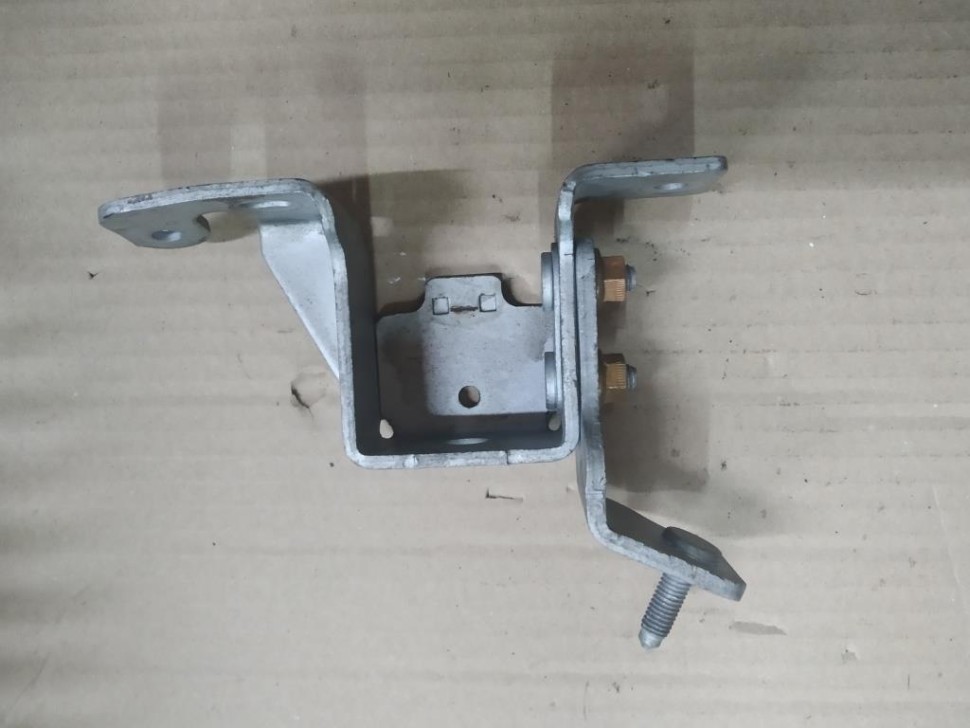 Кронштейн катализатора MERCEDES-BENZ GLC-класс X253 (2015 - 2019) фото 1 &mdash; Разборка Мерседес