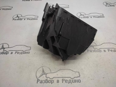 Корпус блока предохранителей MERCEDES-BENZ CLS-класс C219 (2004 - 2008) — Разборка Мерседес