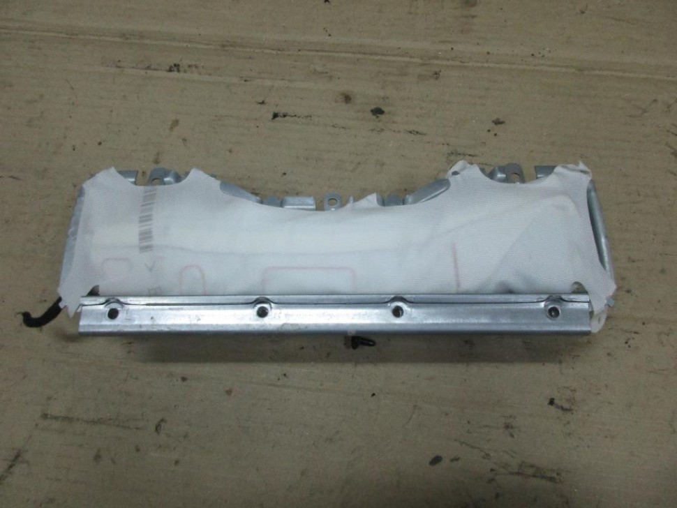 Подушка безопасности коленная MERCEDES-BENZ CLS-класс C218/X218 рестайлинг (2014 - 2017) фото 1 — Разборка Мерседес