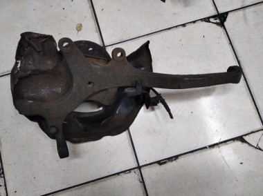 Кулак поворотный передний правый MERCEDES-BENZ C-класс W202/S202 рестайлинг (1997 - 2001) — Разборка Мерседес