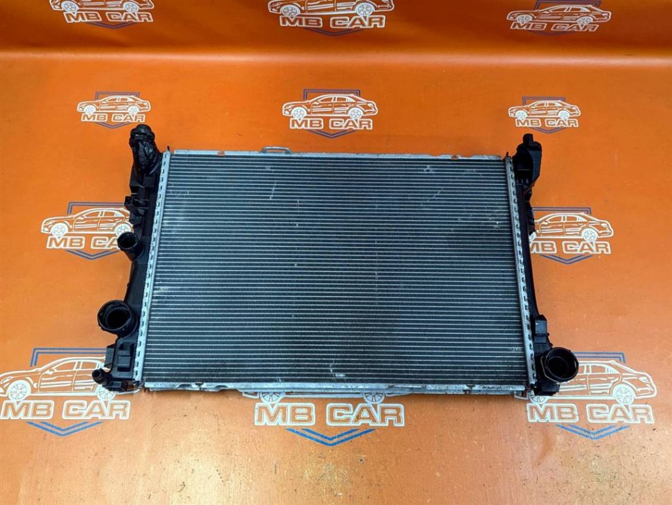 Радиатор MERCEDES-BENZ C-класс W204/S204/С204 рестайлинг (2011 - 2015) фото 1 — Разборка Мерседес