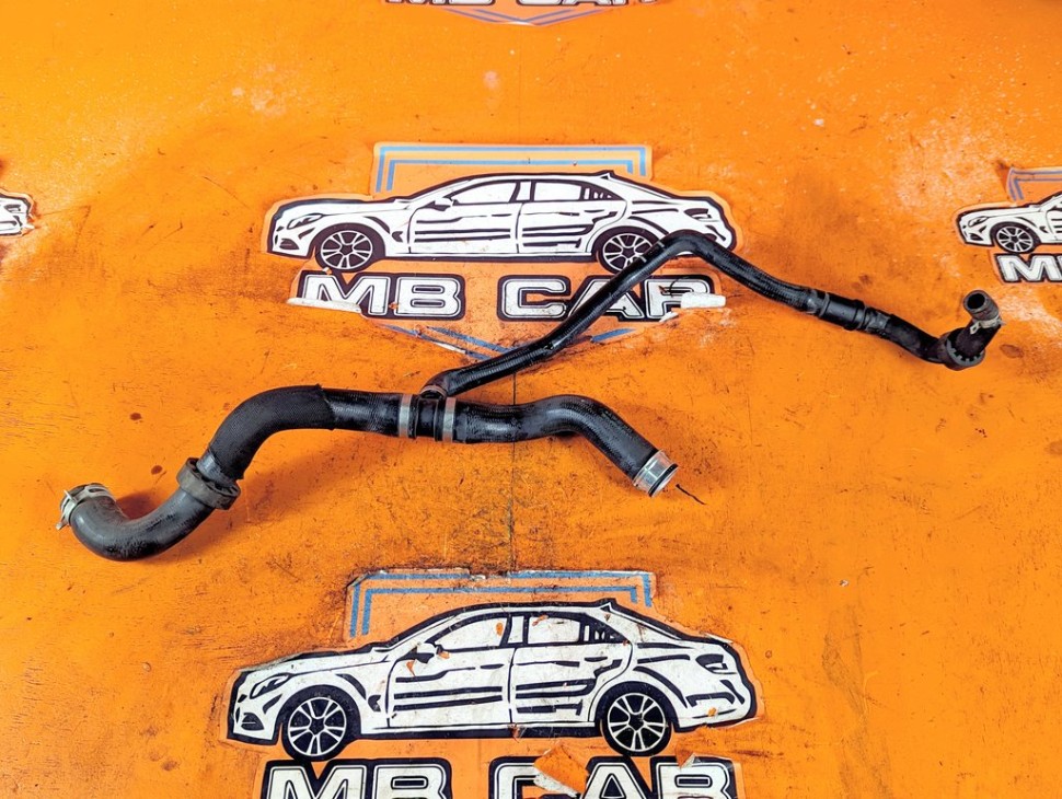 Патрубок радиатора MERCEDES-BENZ M-класс W164 (2005 - 2008) фото 1 &mdash; Разборка Мерседес