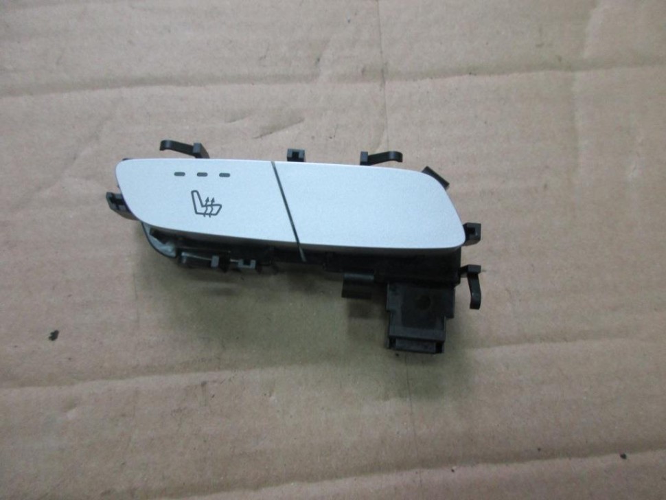 Кнопка обогрева сидений MERCEDES-BENZ E-класс W213/S213/C238/A238 (2016 - 2021) фото 1 — Разборка Мерседес