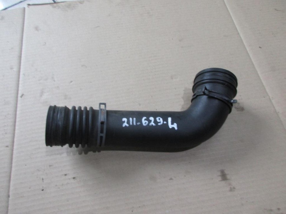 Патрубок воздушный MERCEDES-BENZ E-класс W211/S211 рестайлинг (2006 - 2009) фото 1 — Разборка Мерседес