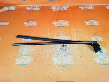 Молдинг стекла двери MERCEDES-BENZ CLK-класс C209/W209 (2002 - 2005) &mdash; Разборка Мерседес