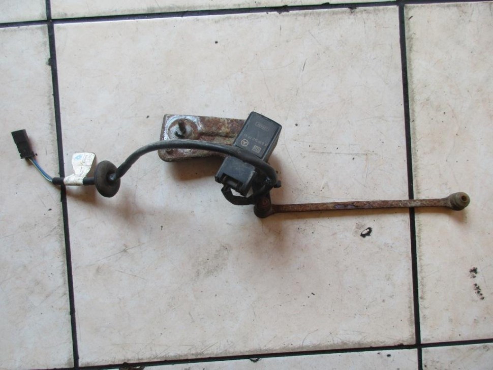 Датчик уровня пола MERCEDES-BENZ CLK-класс C209/A209 (2002 - 2005) фото 1 — Разборка Мерседес