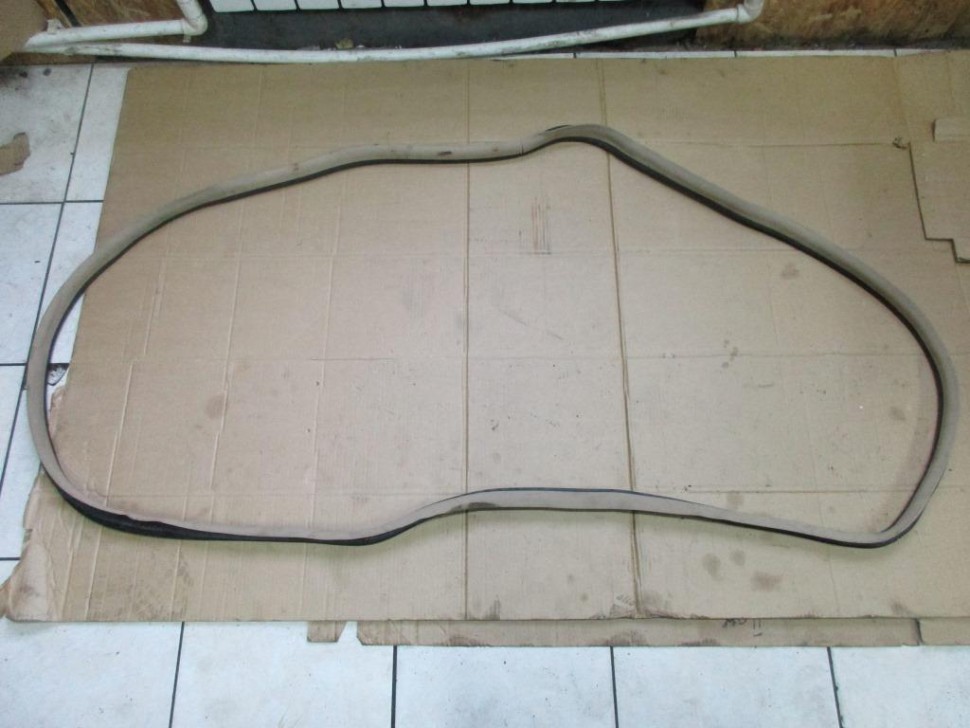 Уплотнитель дверного проема ( на кузове ) MERCEDES-BENZ R-класс W251 (2005 - 2007) фото 1 — Разборка Мерседес