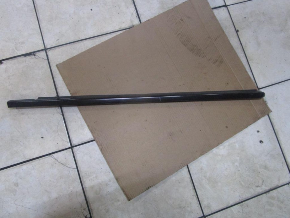 Молдинг стекла двери MERCEDES-BENZ E-класс W211/S211 (2002 - 2006) фото 1 — Разборка Мерседес