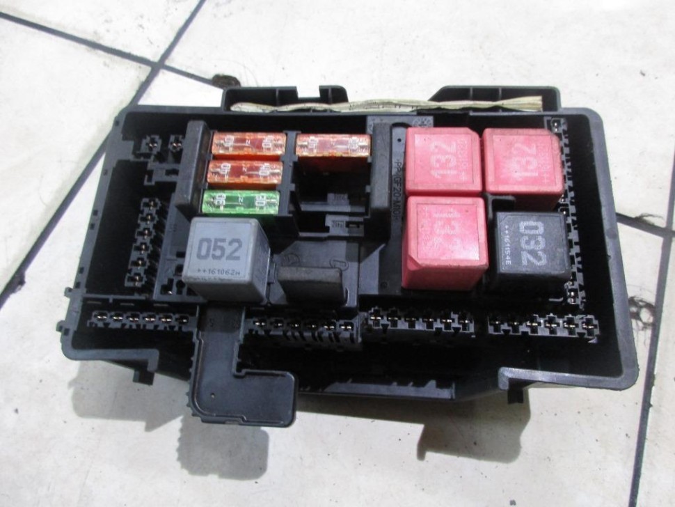 Блок предохранителей MERCEDES-BENZ C-класс W205/S205/C205/A205 (2014 - 2018) фото 1 — Разборка Мерседес