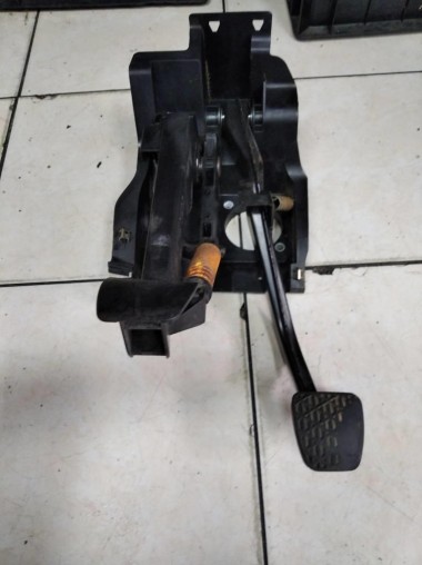 Педальный узел MERCEDES-BENZ C-класс W203/S203/CL203 (2000 - 2004) — Разборка Мерседес