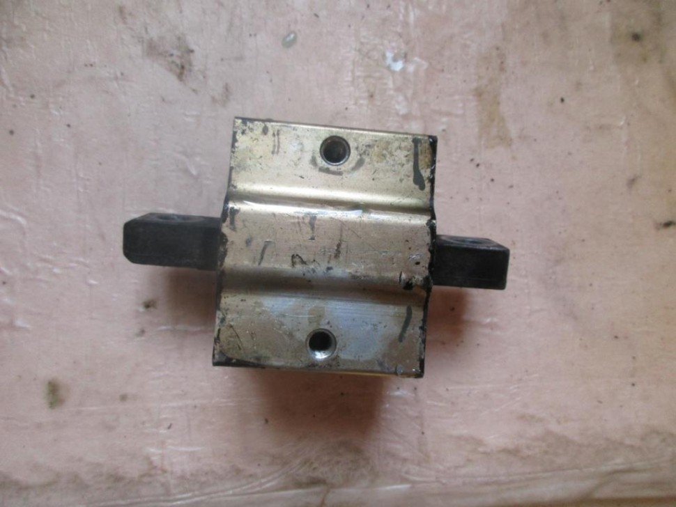 Опора КПП MERCEDES-BENZ C-класс W203/S203/CL203 (2000 - 2004) фото 1 — Разборка Мерседес