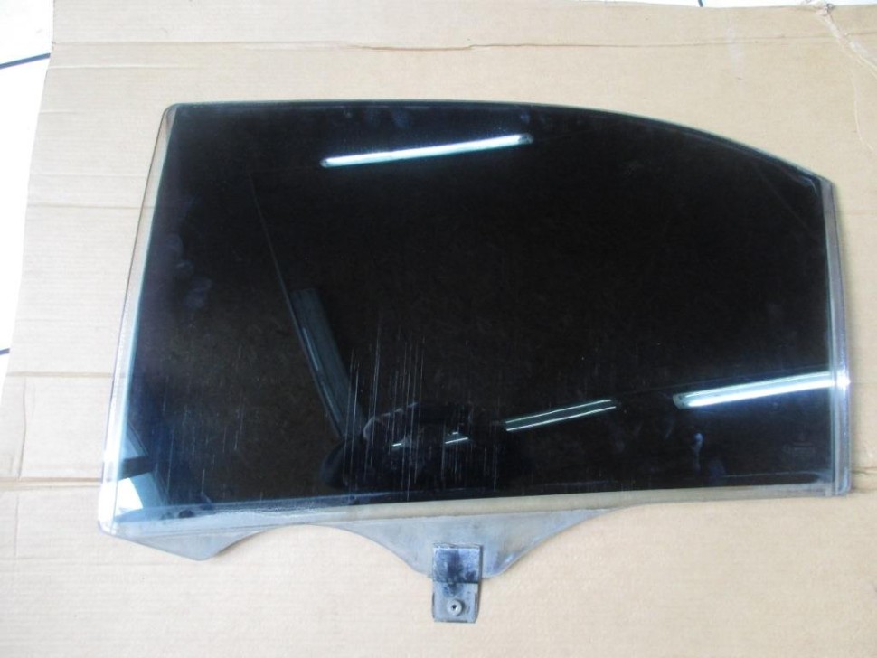 Стекло заднее левое MERCEDES-BENZ S-класс W220 (1998 - 2005) фото 1 — Разборка Мерседес