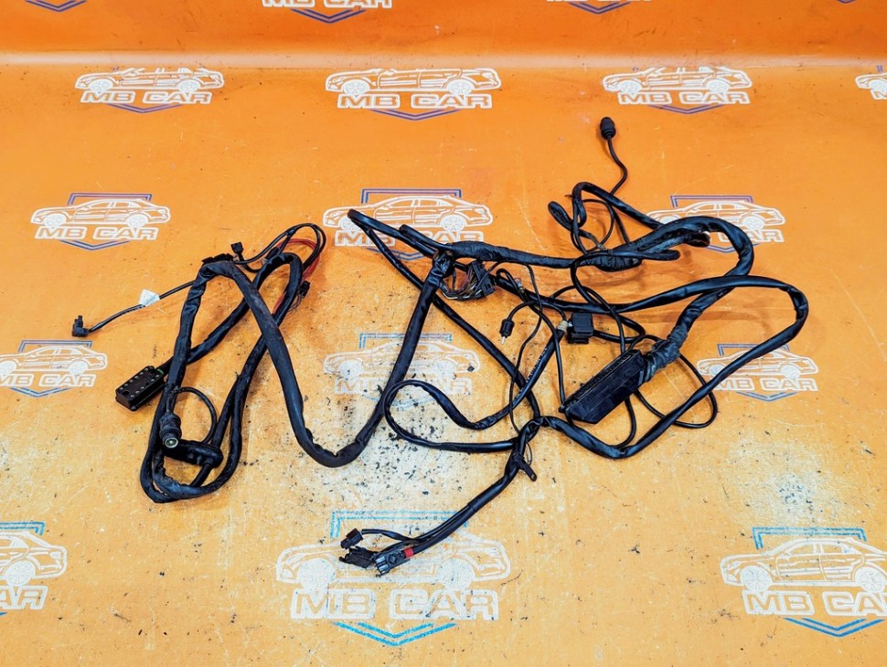 Проводка топливного насоса MERCEDES-BENZ 190 (W201) W201 (1982 - 1993) фото 1 — Разборка Мерседес