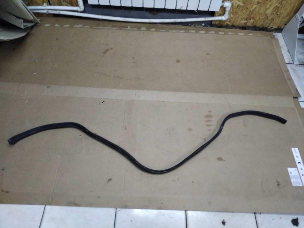 Уплотнитель моторного отсека MERCEDES-BENZ E-класс W211/S211 (2002 - 2006) фото 1 — Разборка Мерседес