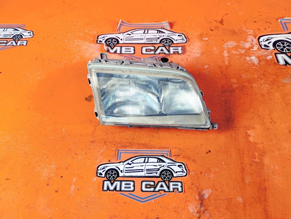 Фара правая MERCEDES-BENZ C-класс W202/S202 (1993 - 1997) фото 1 &mdash; Разборка Мерседес