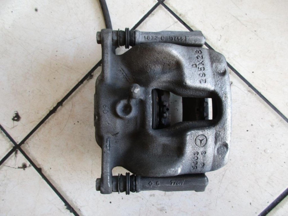 Суппорт передний левый MERCEDES-BENZ CLA-класс C117/X117 рестайлинг (2016 - 2019) фото 1 — Разборка Мерседес