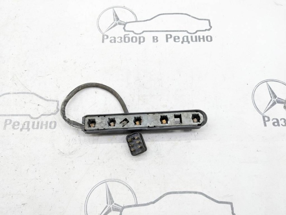 Плата заднего фонаря MERCEDES-BENZ W124 W124/S124/C124/A124 (1984 - 1993) фото 1 — Разборка Мерседес