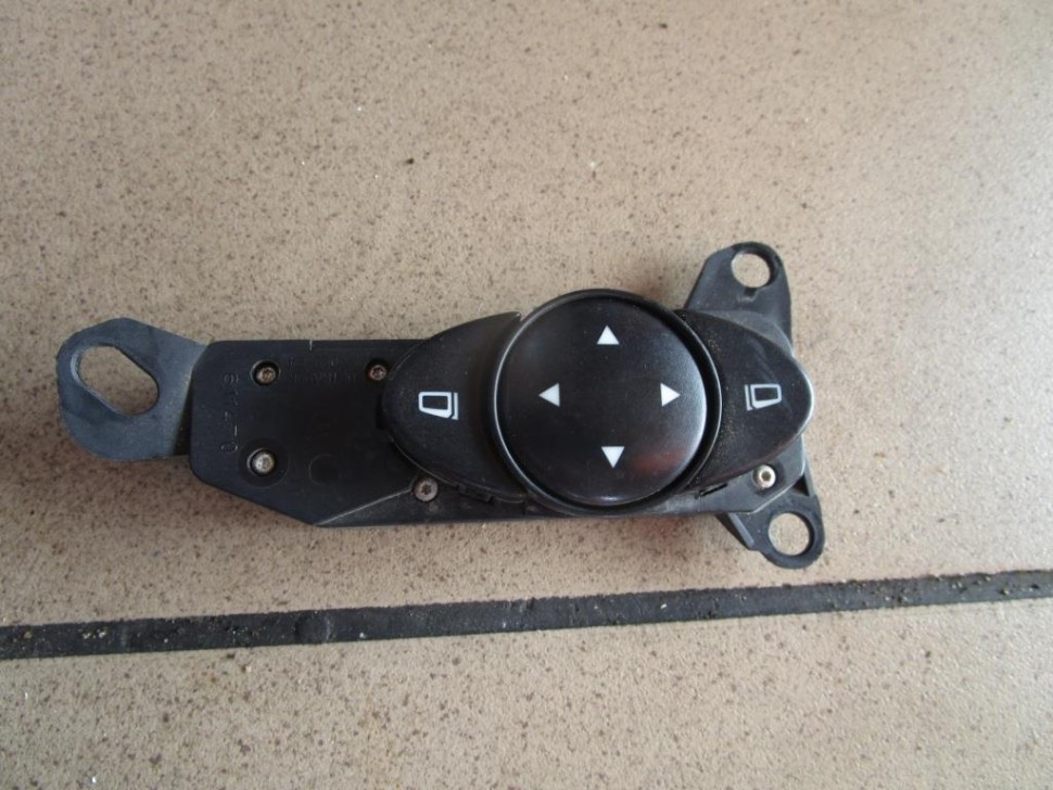 Кнопка регулировки зеркал MERCEDES-BENZ E-класс W211/S211 (2002 - 2006) фото 1 — Разборка Мерседес