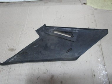 Накладка задней стойки MERCEDES-BENZ W124 W124/S124/C124/A124 (1984 - 1993) — Разборка Мерседес