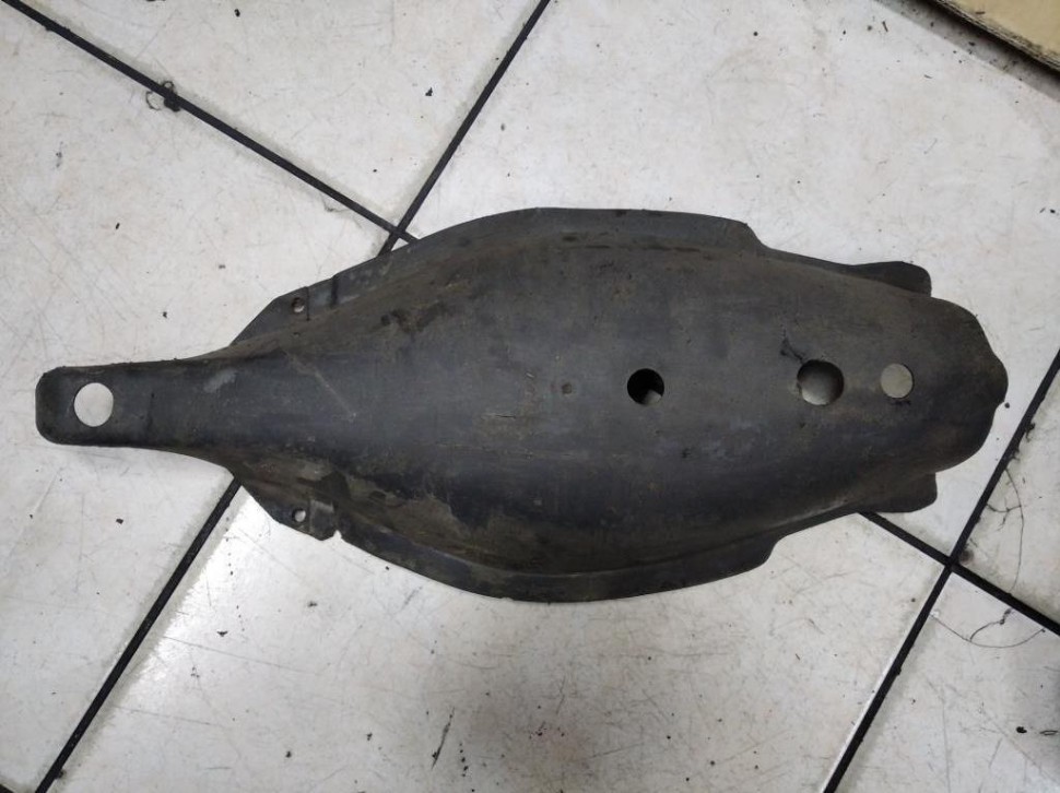 Кожух заднего рычага (лодки) MERCEDES-BENZ C-класс W202/S202 рестайлинг (1997 - 2001) фото 1 — Разборка Мерседес