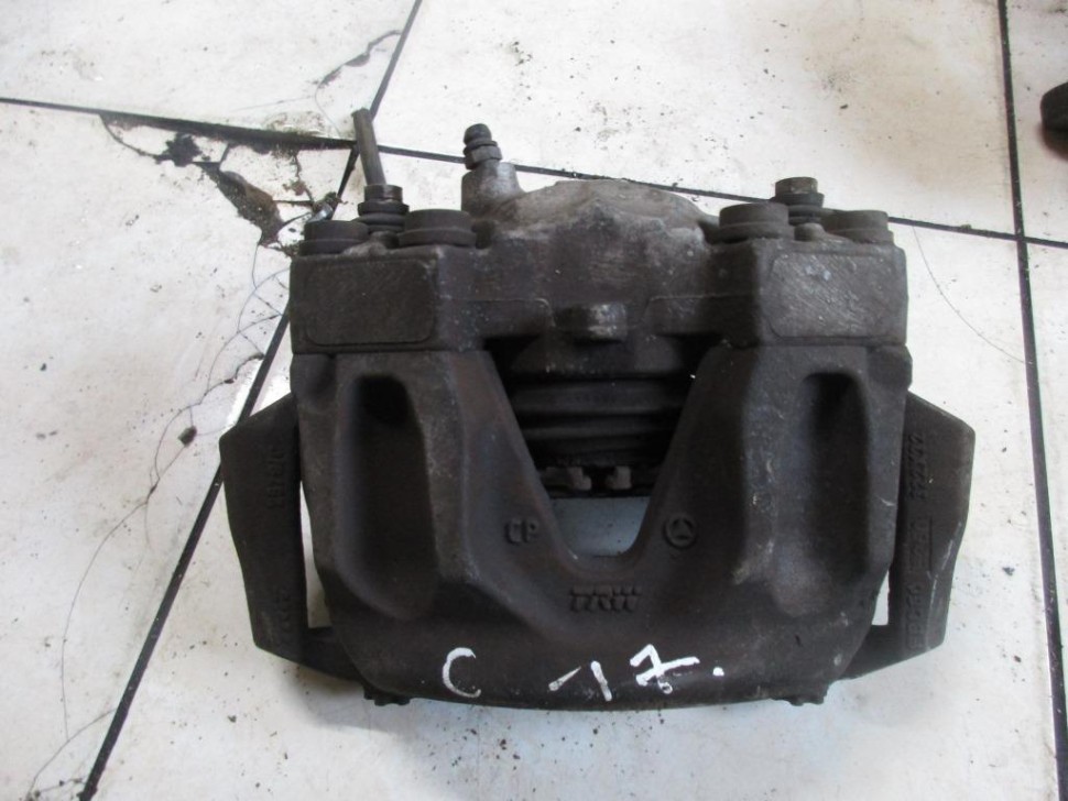 Суппорт передний левый MERCEDES-BENZ E-класс W212/S212/C207/A207 (2009 - 2013) фото 1 — Разборка Мерседес