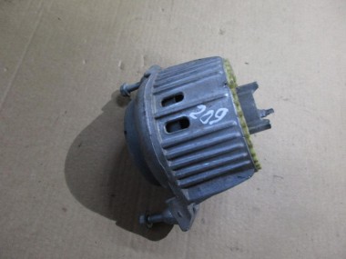 Опора двигателя MERCEDES-BENZ E-класс W212/S212/C207/A207 рестайлинг (2013 - 2016) — Разборка Мерседес