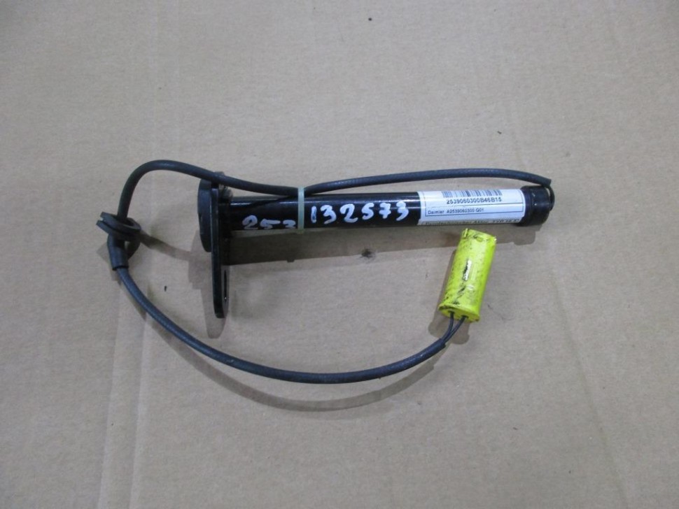 Пиропатрон капота MERCEDES-BENZ GLC-класс X253 (2015 - 2019) фото 1 — Разборка Мерседес