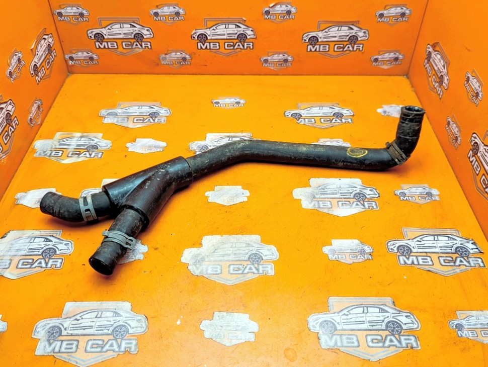 Патрубок ОЖ MERCEDES-BENZ M-класс W163 (1997 - 2001) фото 1 &mdash; Разборка Мерседес