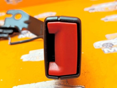 Замок ремня безопасности MERCEDES-BENZ C-класс W205/S205/C205/A205 (2014 - 2018) — Разборка Мерседес