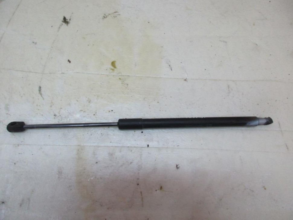 Амортизатор крышки багажника MERCEDES-BENZ C-класс W204/S204/С204 рестайлинг (2011 - 2015) фото 1 — Разборка Мерседес